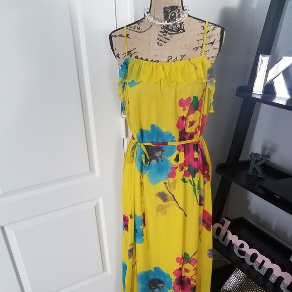Old Navy Dresses & Skirts - Maxi Dress Yellow Print